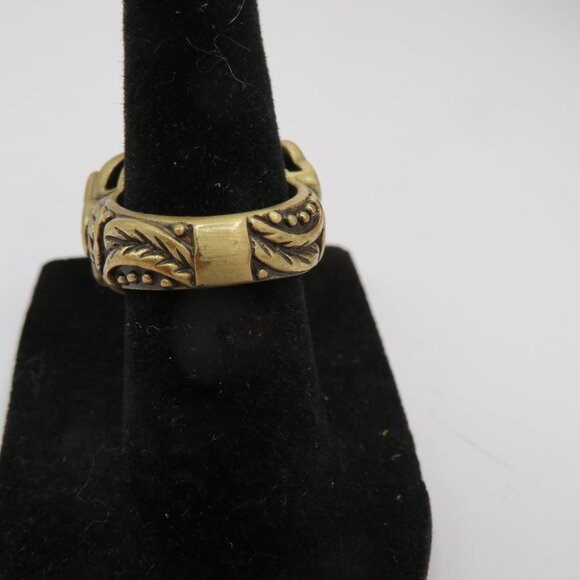 Heidi Daus Signed Green and Multi Color Crystals Brass Tone Ring Size 5 - Picture 7 of 10